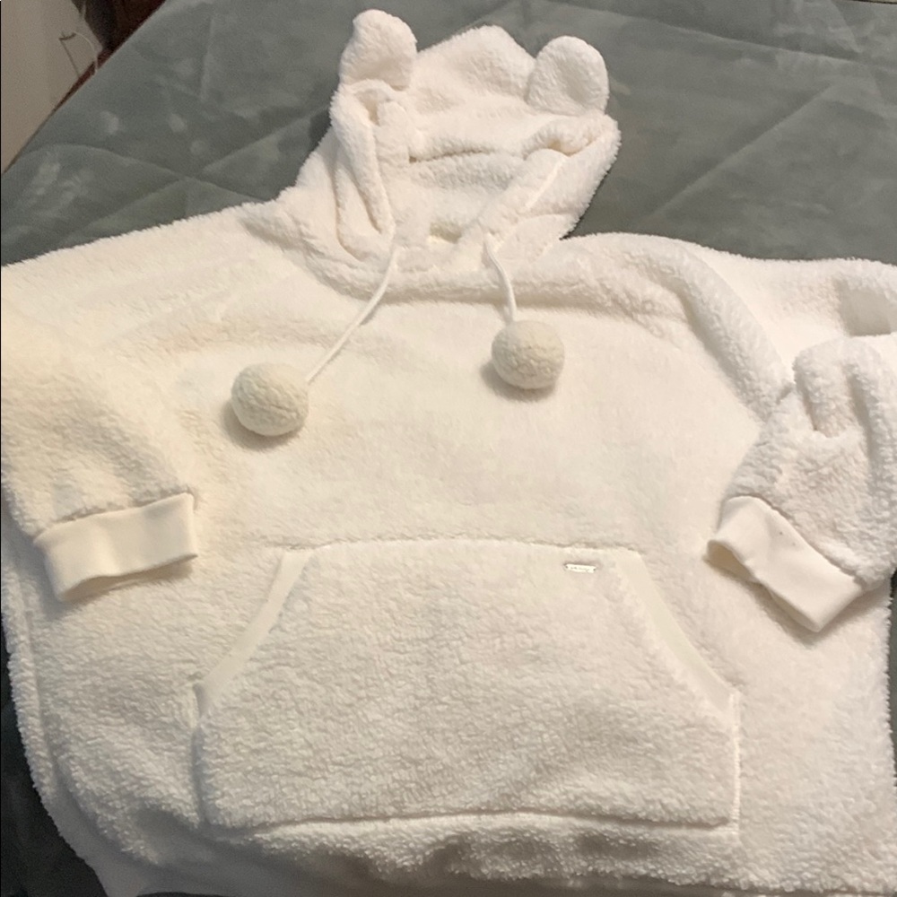 Gilly Hicks White Fuzzy Hoodie